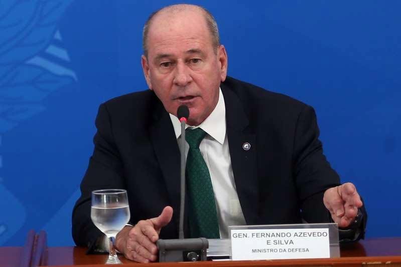 Ministro da Defesa vai acionar a PGR contra ministro Gilmar Mendes