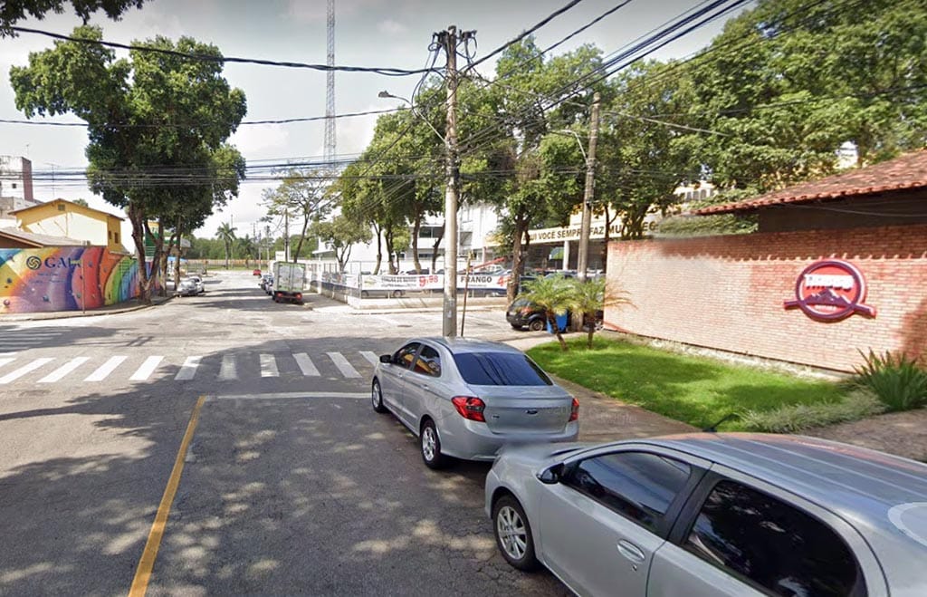 Obra gera desvio em rua do bairro Horto em Ipatinga