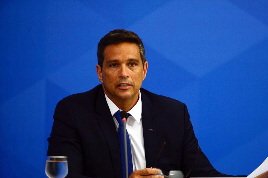 Pix reduzirá custos para as empresas, diz Campos Neto