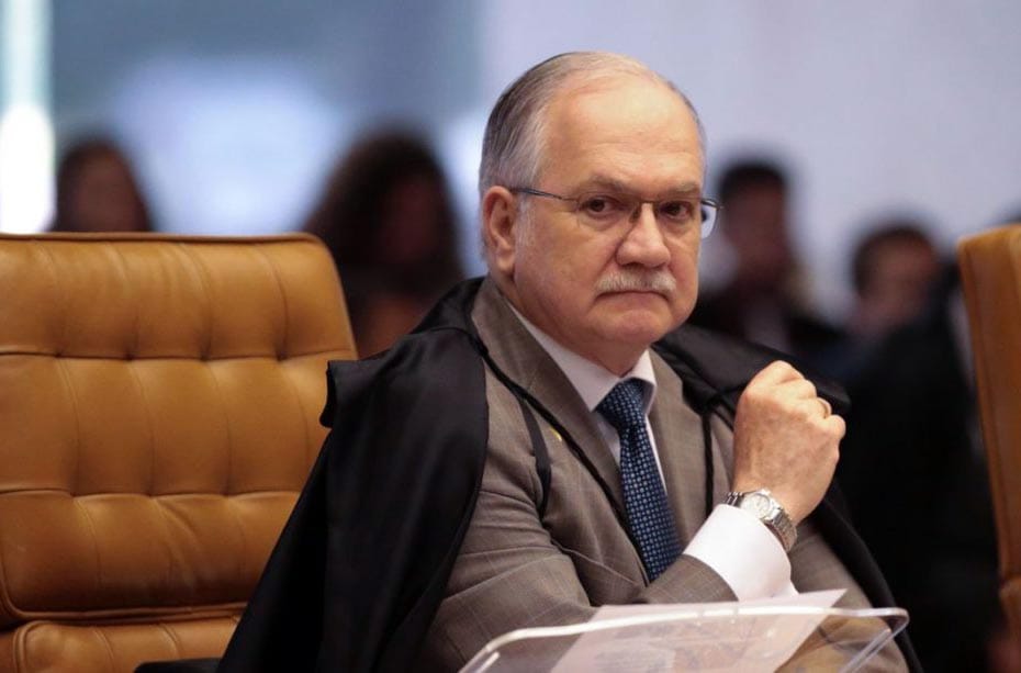 Fachin remete ao Plenário HC de Lula no caso do tríplex