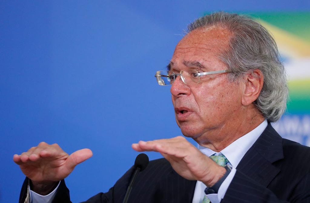 Guedes diz que país vai perder menos empregos que na última recessão
