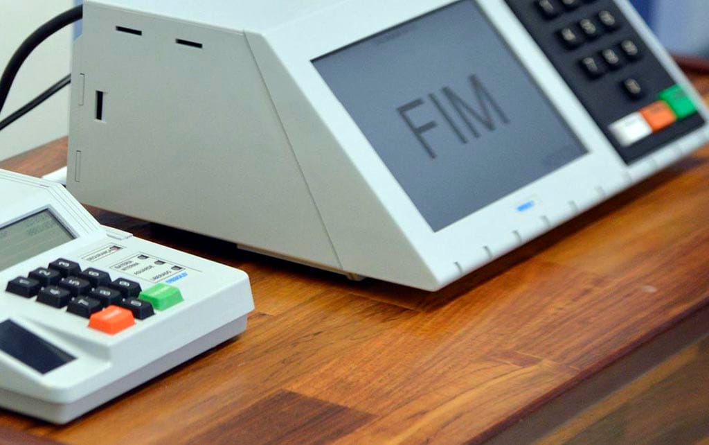 Para fazer tudo certo na urna, eleitor pode treinar pela internet
