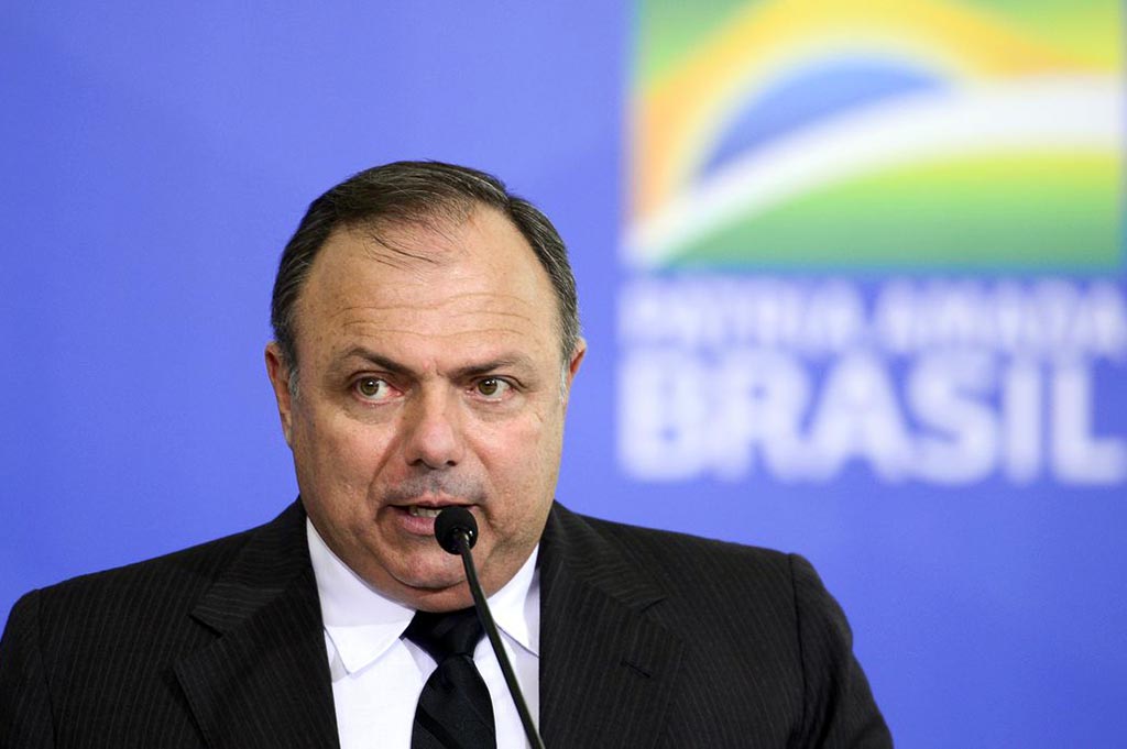 Ministério vai buscar vacina de excelência, diz Pazuello no Congresso