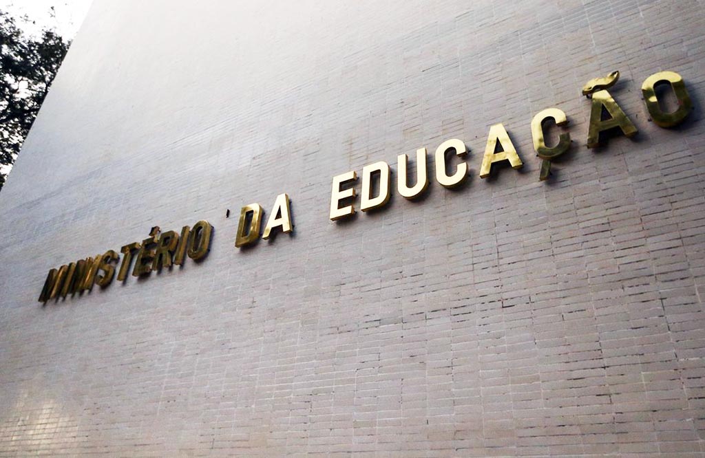 MEC muda para 1º de março aulas presenciais nas universidades federais