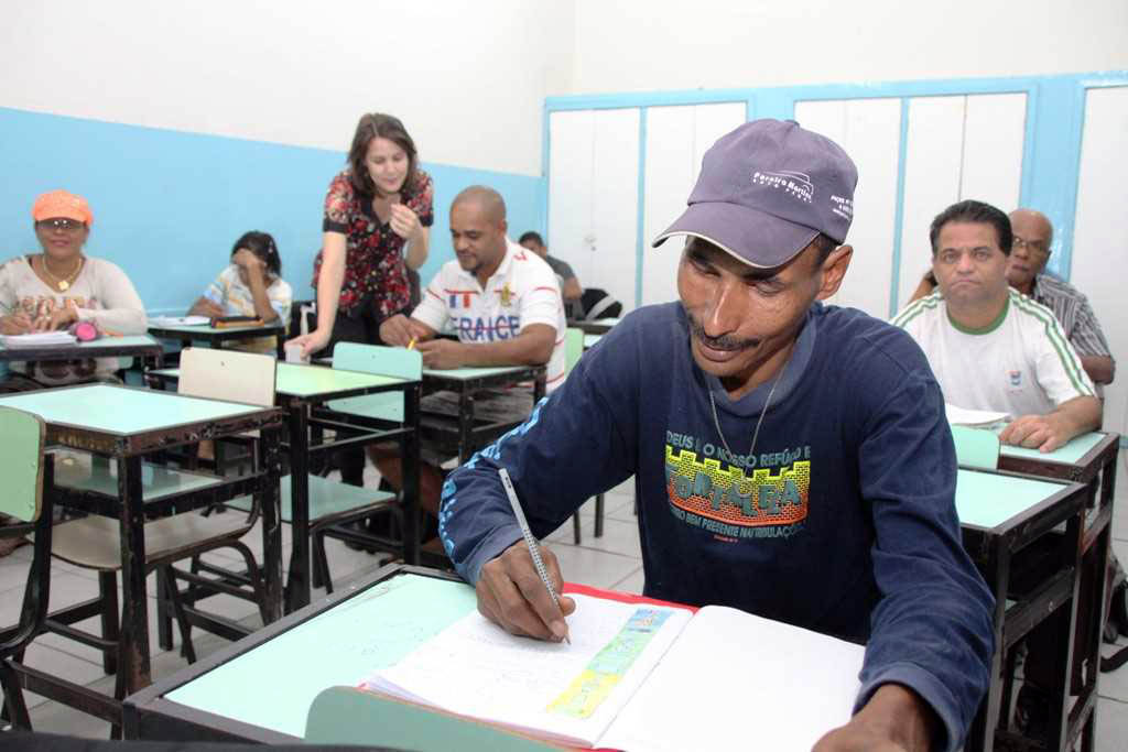 Educação amplia o número de vagas da EJA em Ipatinga