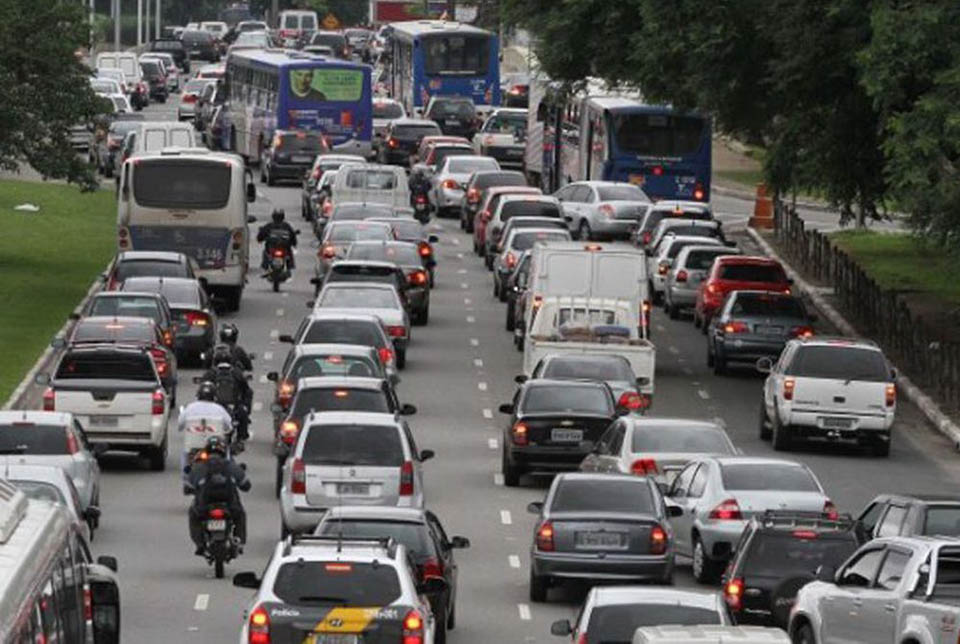 Multas de trânsito terão desconto de 40% a partir de abril