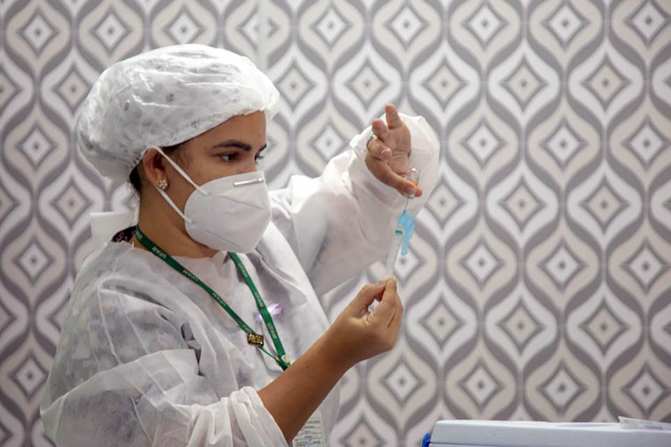 Covid-19: governo assegura recebimento de mais 54 milhões de doses