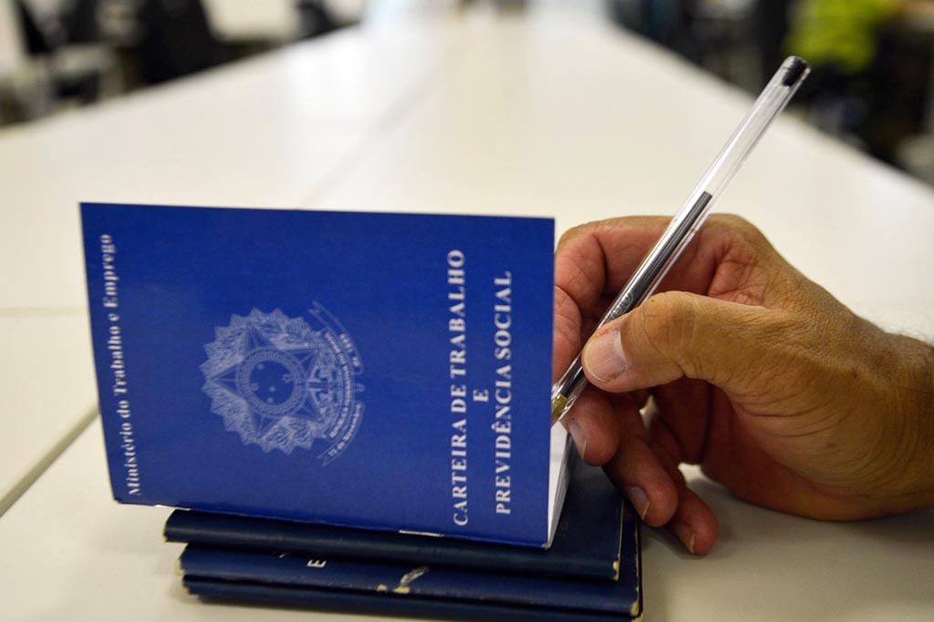 Minas Gerais mantém saldo positivo de empregos em fevereiro