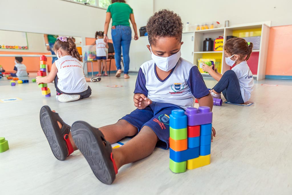 Volta às aulas: turmas de Maternal III iniciam atividades em Ipatinga