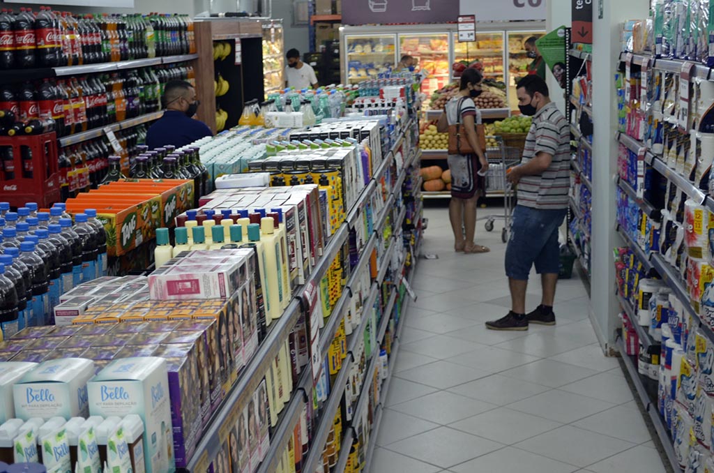 Supermercados do Vale do Aço poderão abrir em sete feriados de 2021