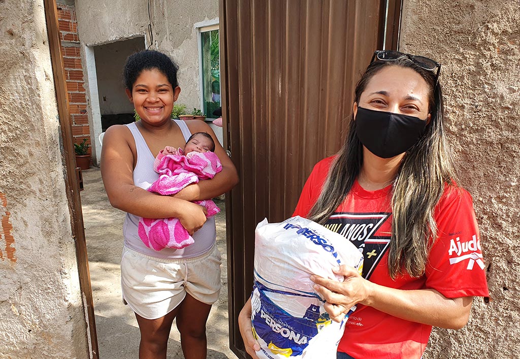 Projeto Ajudôu de Timóteo realiza campanha de doação de alimentos