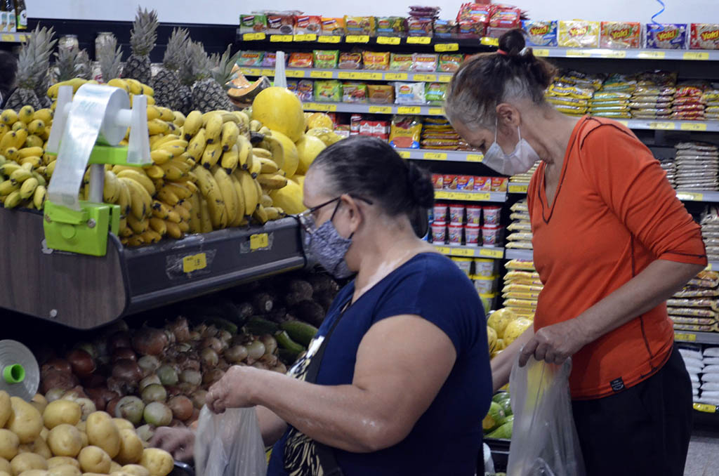 Supermercados e lojas do setor abrem no feriado desta quinta-feira
