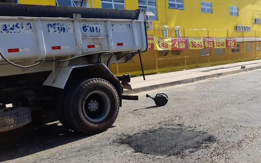Operação tapa-buracos é retomada em Ipatinga