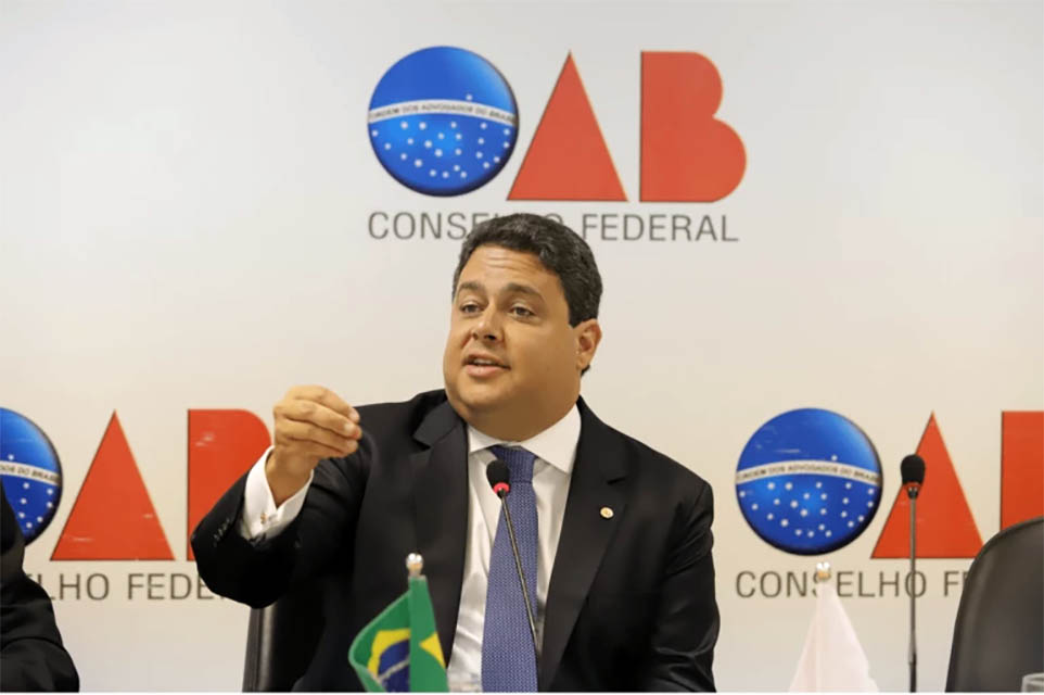 Candidatos se unem e protestam contra questões da prova da OAB