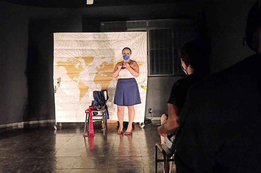 EMAC de Ipatinga realiza intercâmbio com grupo teatral Perna de Palco