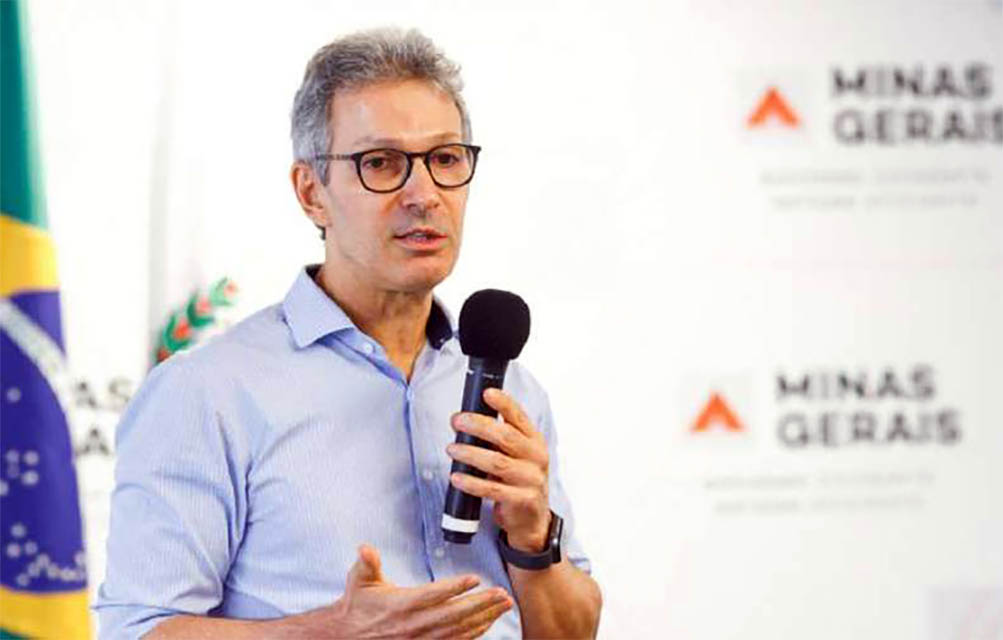 Governador anuncia o fim do parcelamento dos salários em Minas