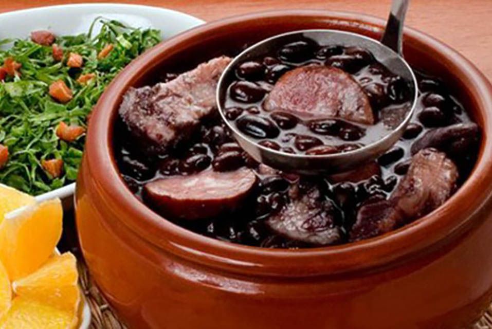 Revista Empresarial realiza VI Feijoada Beneficente em Timóteo