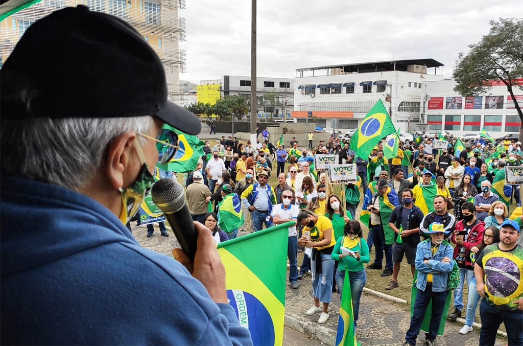 Ato pró-voto auditável em Ipatinga leva 1,2 mil pessoas na praça da prefeitura