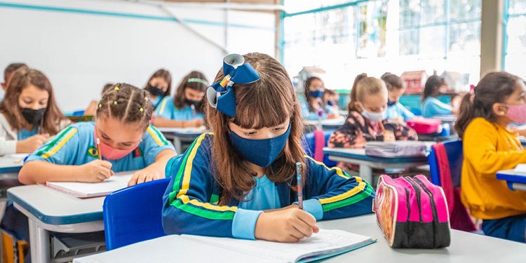 Aulas da rede escolar de Ipatinga são retomadas no formato 100% presencial