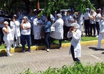Princípio de incêndio provoca susto no Hospital Márcio Cunha