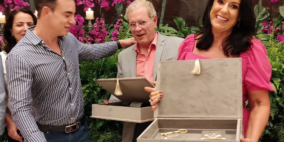 Empresário Anderson Franco recebe Altair e Mara Vilar em sua nova casa