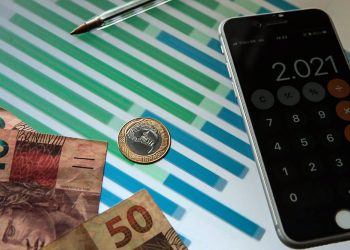 Aumento da Selic afeta poupança, financiamento imobiliário e FGTS