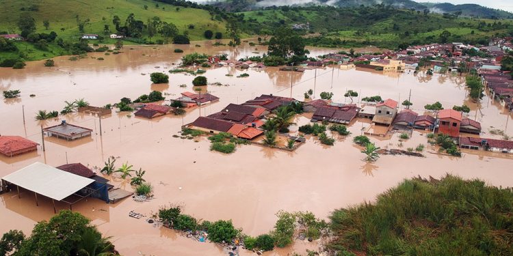 Governo de Minas vai doar cestas básicas a famílias atingidas pelas chuvas