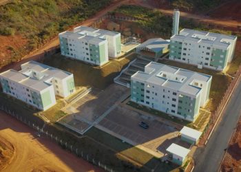 Governo Federal entrega 400 apartamentos a famílias de baixa renda de Caratinga