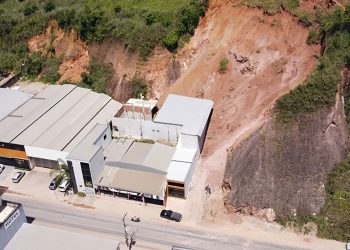 Meio Ambiente notifica proprietários por corte irregular de terra em Timóteo
