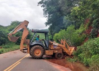 Chuvas bloqueiam ao menos 121 pontos de rodovias mineiras