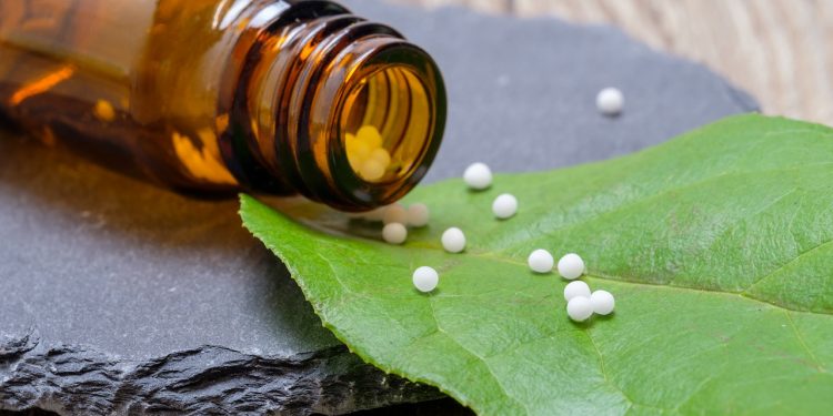 Empresas usam homeopatia na prevenção da covid-19 em funcionários