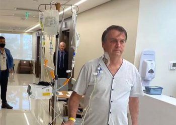 Bolsonaro tem melhora clínica e não deve ser submetido à cirurgia