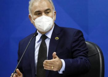 Ministro relaciona aumento de casos de Covid-19 a festas de fim de ano