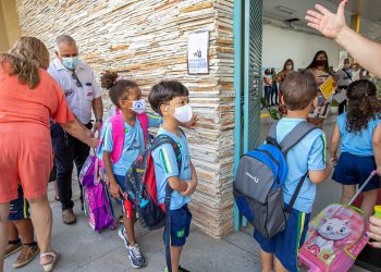 Alunos da rede municipal de Ipatinga retornam às aulas