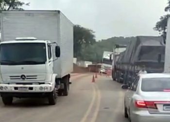 Dnit restabelece tráfego de veículos no km 321 da BR-381 em Nova Era