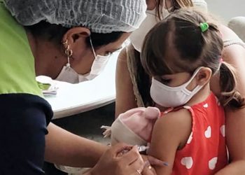 Mais de 200 mil crianças já tomaram a primeira dose da vacina contra Covid em Minas
