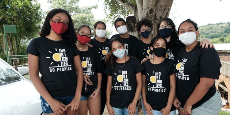 Prefeitura ajuda jovens a construir mirante em Ipaba do Paraíso