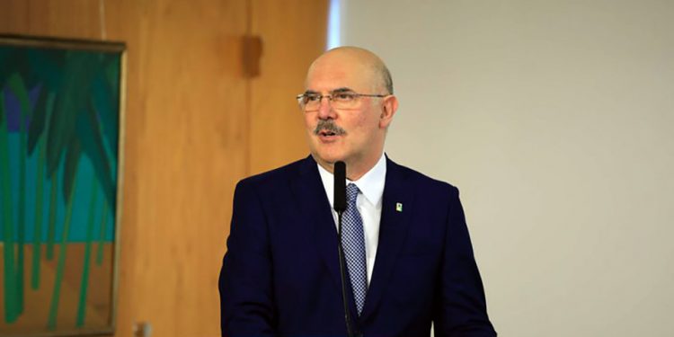 Ministro Milton Ribeiro pede demissão do cargo e deixa o MEC