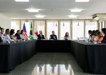 Minas firma acordo para estreitar relações com os Estados Unidos