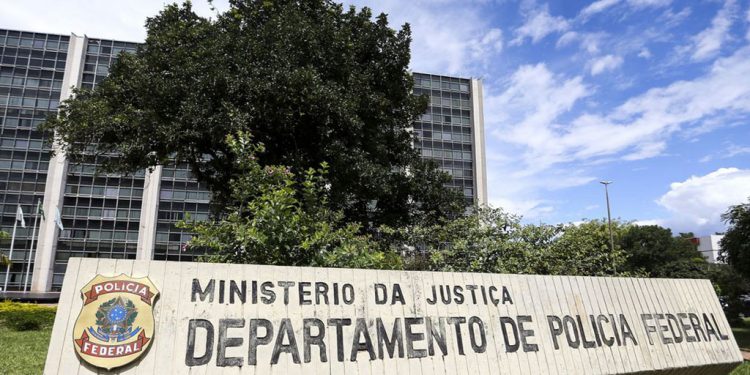 Operação da PF mira criminosos que fraudavam benefícios do INSS