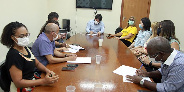 Usiminas repassa recursos para entidades de Timóteo