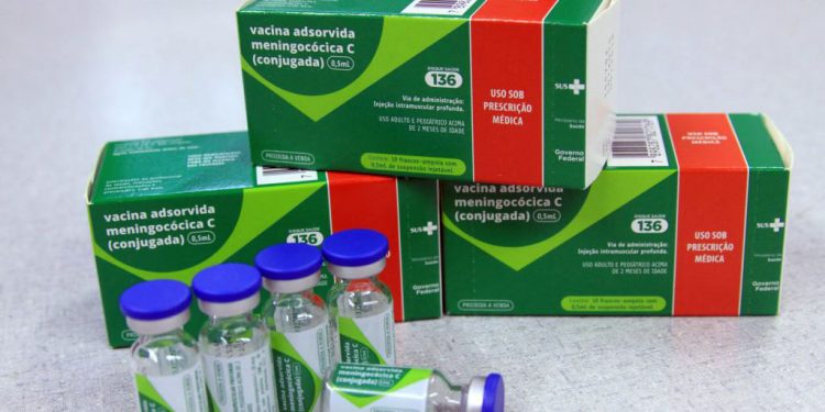 Campanha de vacinação contra tipo de meningite agressiva é ampliada