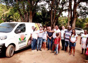 Agrifat recebe veículo como estímulo à agricultura familiar em Timóteo