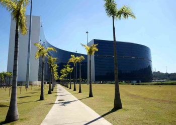 Reajuste de 10,06% será pago a todos os servidores estaduais de Minas em maio
