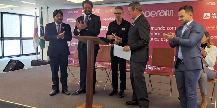 Prefeito de Timóteo comemora novos investimentos da Aperam