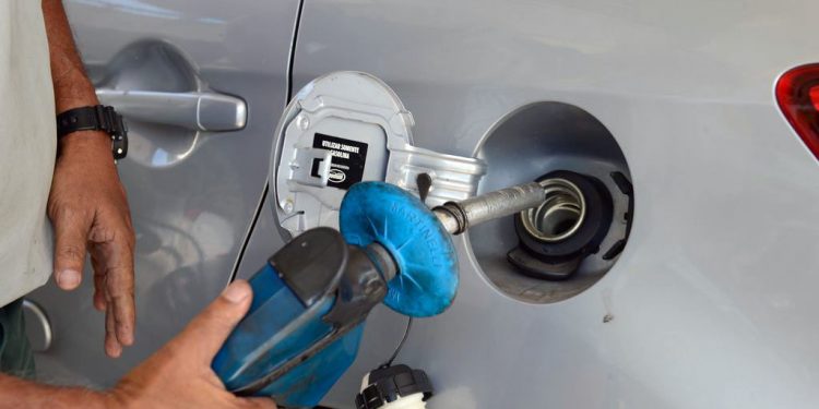 Petrobras aumenta em 8,87% preço do diesel