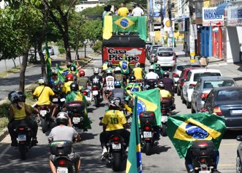 Liberdade: direita e esquerda fazem atos no Parque Ipanema, em Ipatinga