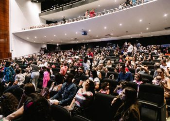 “Cinderella, o Musical da Broadway”, estreia com teatro lotado em Ipatinga