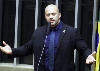 Deputado Daniel Silveira é multado novamente, agora em R$ 135 mil