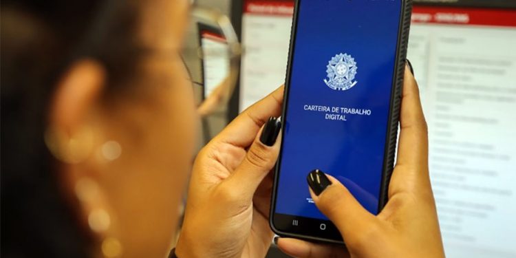 Confira as mais de 8,2 mil vagas disponíveis no Sine em MG